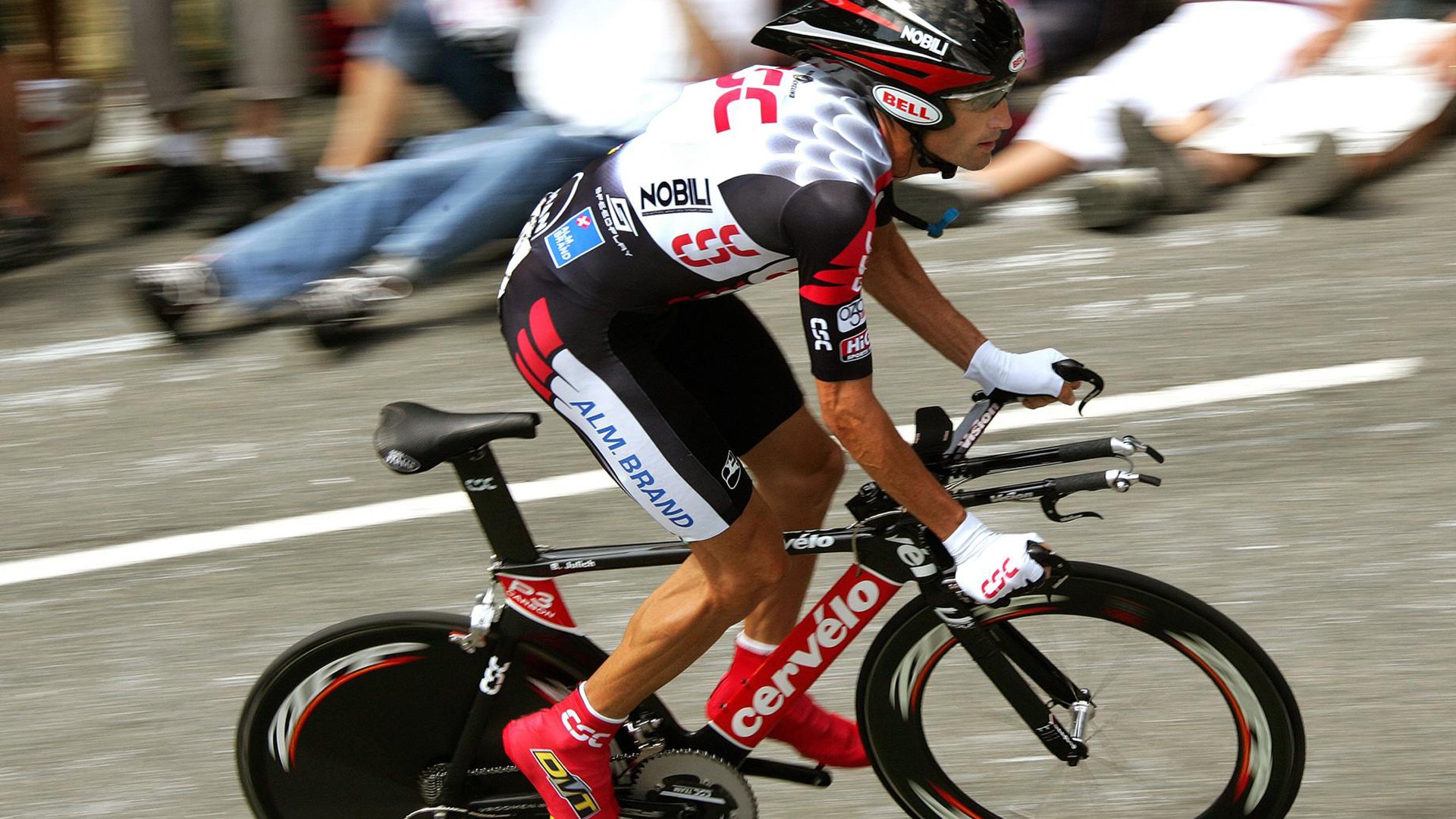 开云体育-弗拉霍维奇点燃赛场，挪威强势拿下国际米兰，一场战术与意志的胜利