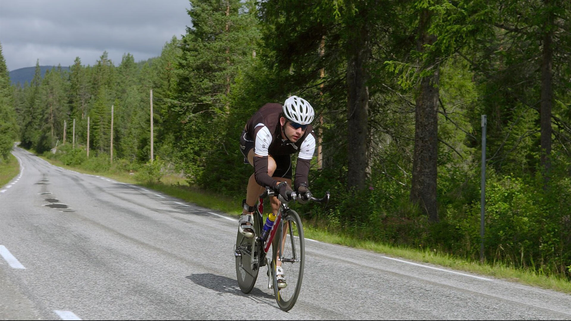 开云平台-欧冠半决赛之夜,凯塞多的教科书,与沉默的失败者们